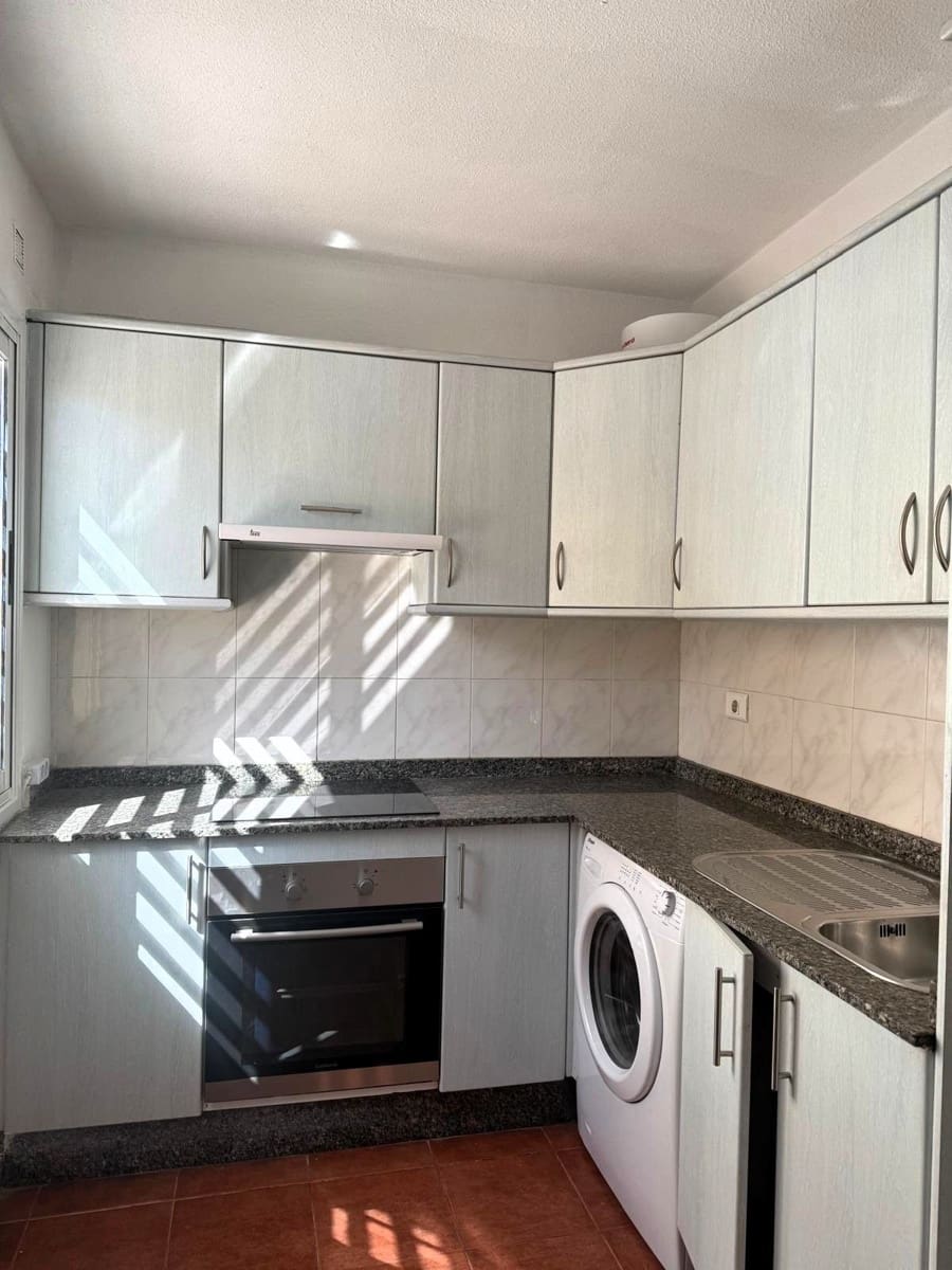 3 makuuhuone Omakotitalo myytävänä paikassa Caleta de Fuste mukana uima-altaan - 249 000 € (Ref: 8914859)