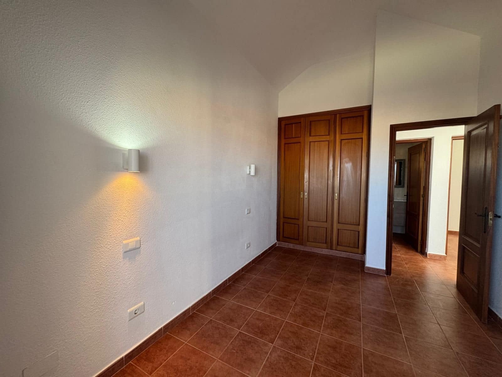 3 makuuhuone Omakotitalo myytävänä paikassa Caleta de Fuste mukana uima-altaan - 249 000 € (Ref: 8914859)