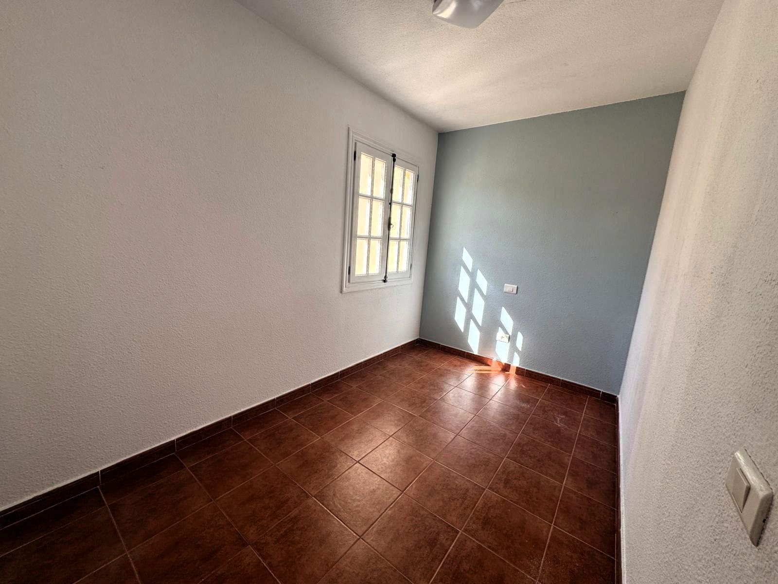 3 makuuhuone Omakotitalo myytävänä paikassa Caleta de Fuste mukana uima-altaan - 249 000 € (Ref: 8914859)