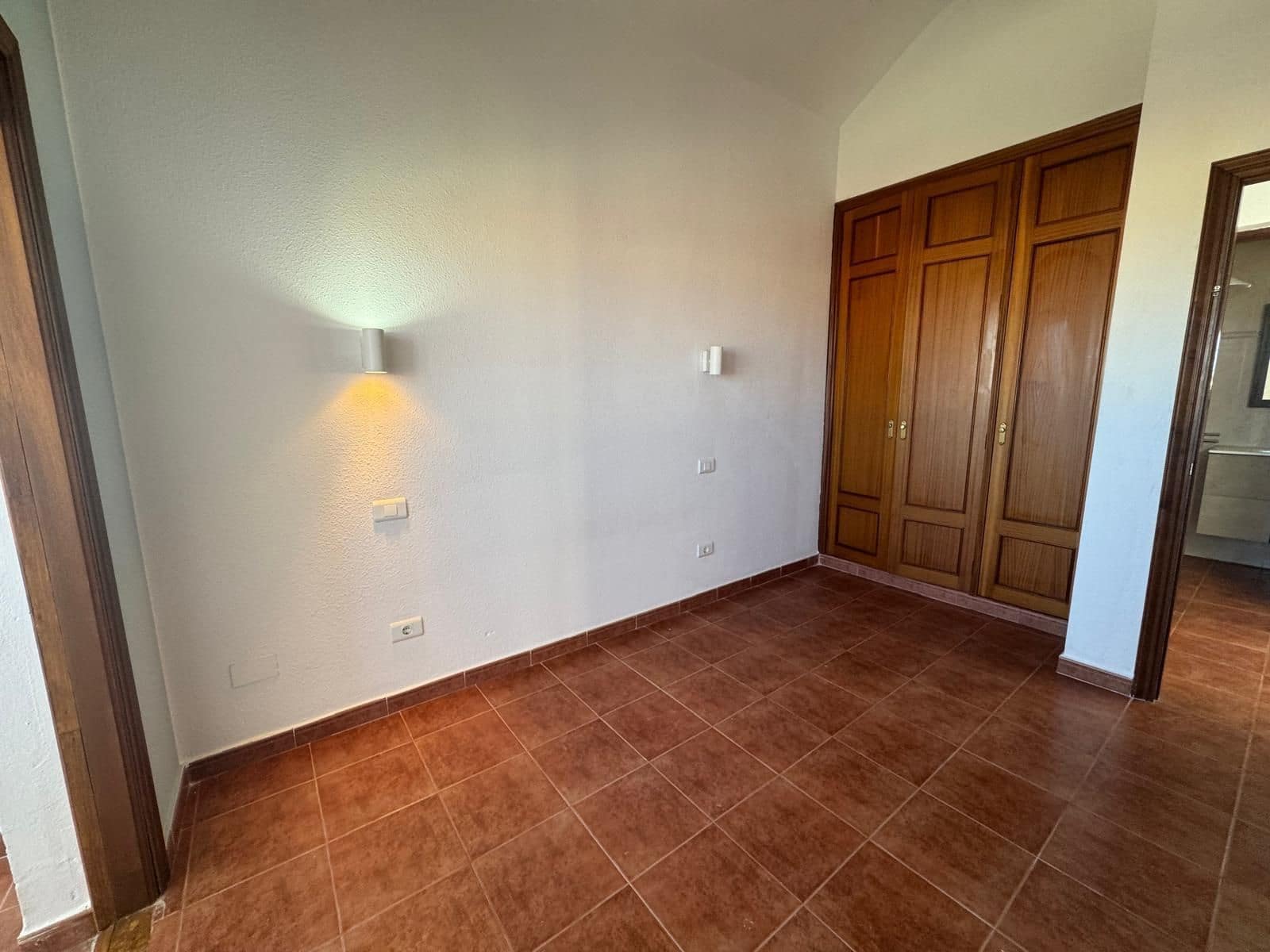 3 makuuhuone Omakotitalo myytävänä paikassa Caleta de Fuste mukana uima-altaan - 249 000 € (Ref: 8914859)