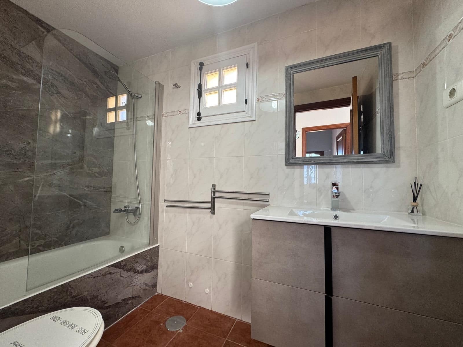 3 makuuhuone Omakotitalo myytävänä paikassa Caleta de Fuste mukana uima-altaan - 249 000 € (Ref: 8914859)