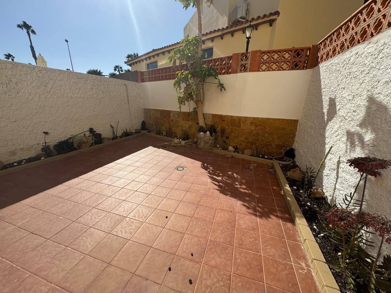 3 makuuhuone Omakotitalo myytävänä paikassa Caleta de Fuste mukana uima-altaan - 249 000 € (Ref: 8914859)