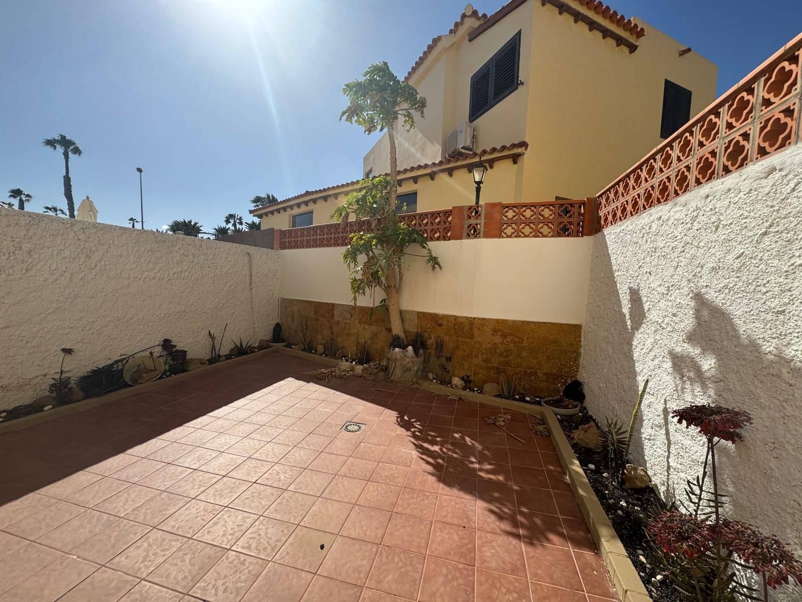 3 makuuhuone Omakotitalo myytävänä paikassa Caleta de Fuste mukana uima-altaan - 249 000 € (Ref: 8914859)