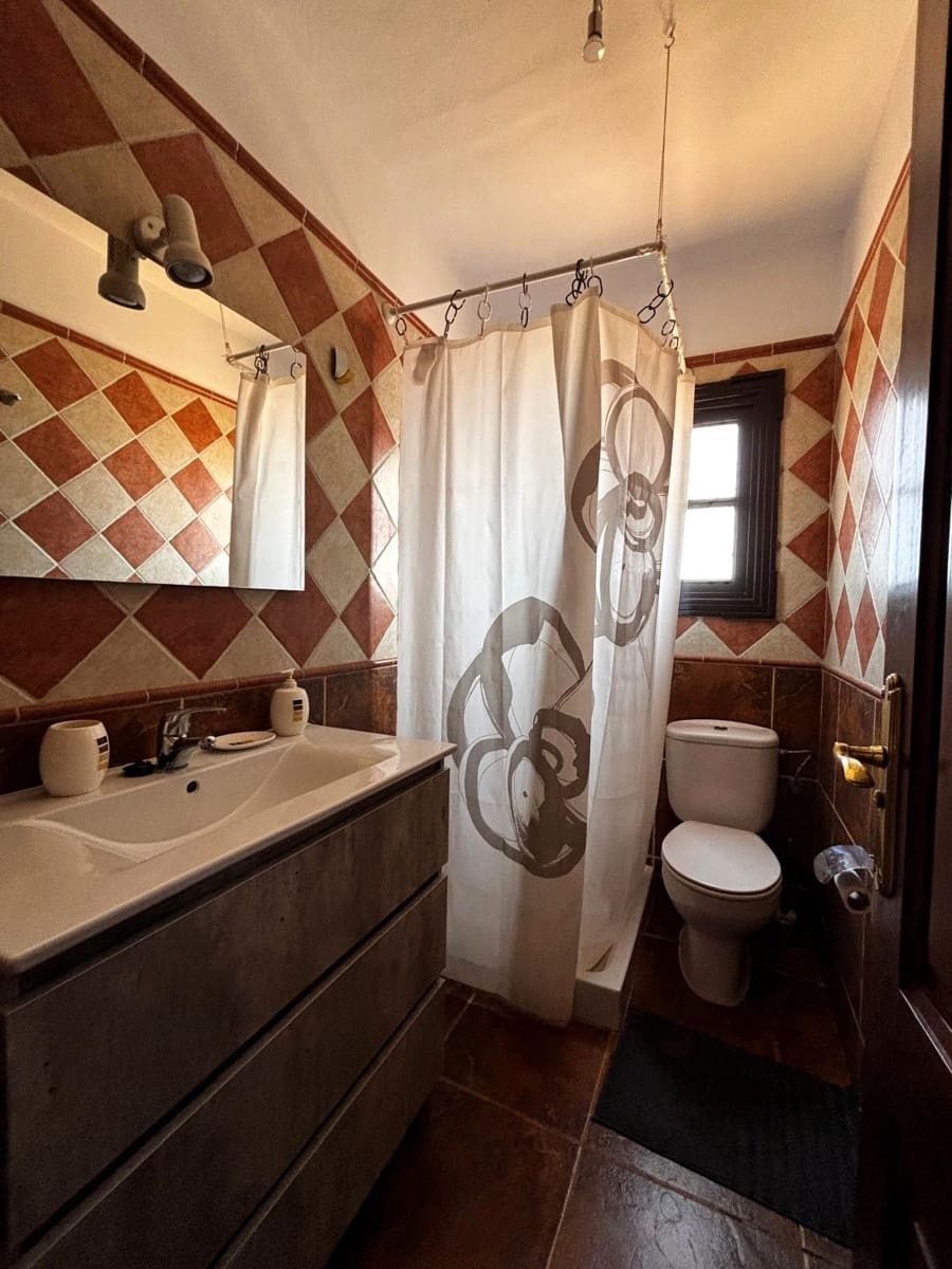 3 soveværelse Villa til salg i Antigua med swimmingpool garage - € 450.000 (Ref: 9176196)