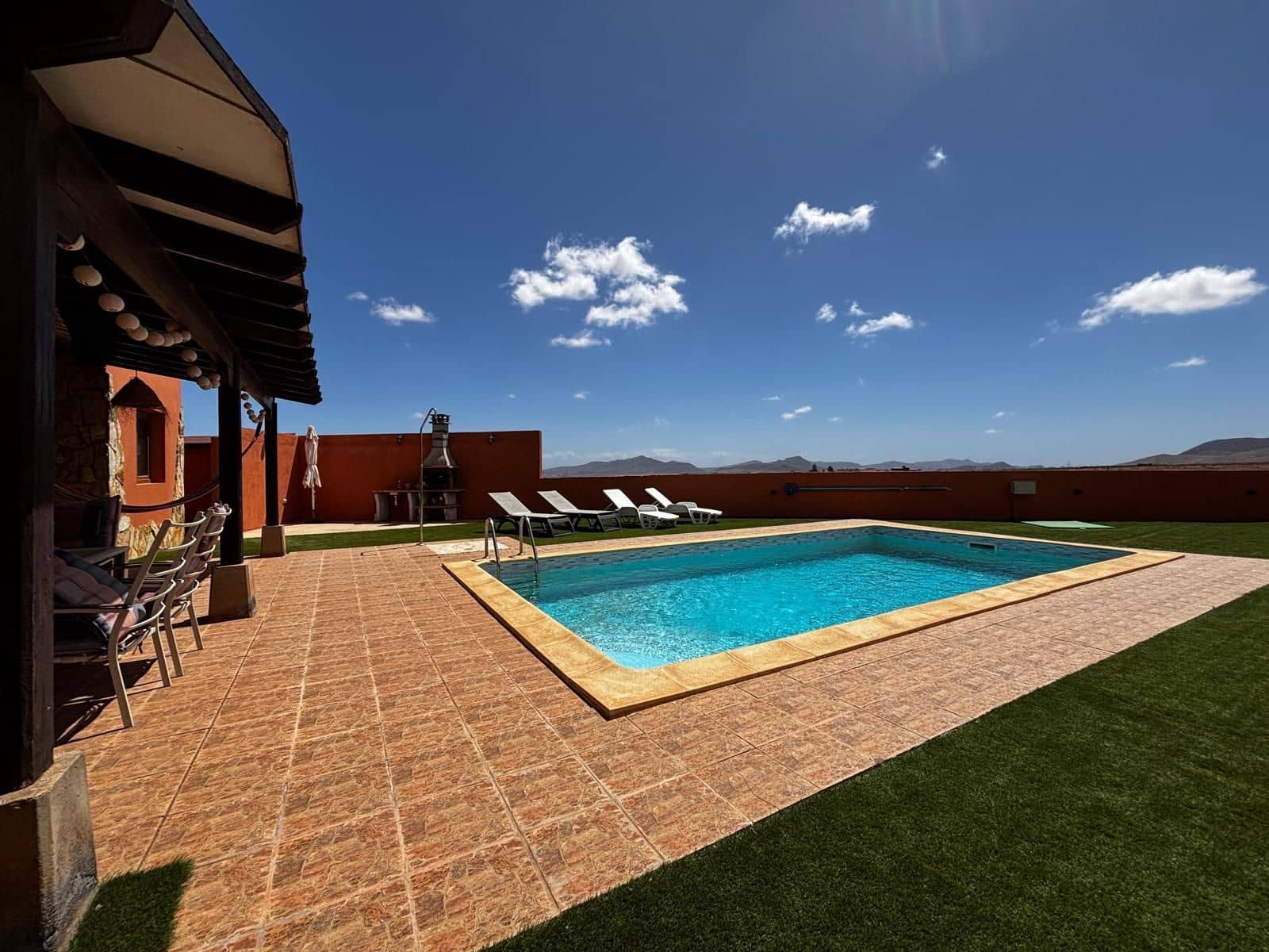 3 soveværelse Villa til salg i Antigua med swimmingpool garage - € 450.000 (Ref: 9176196)