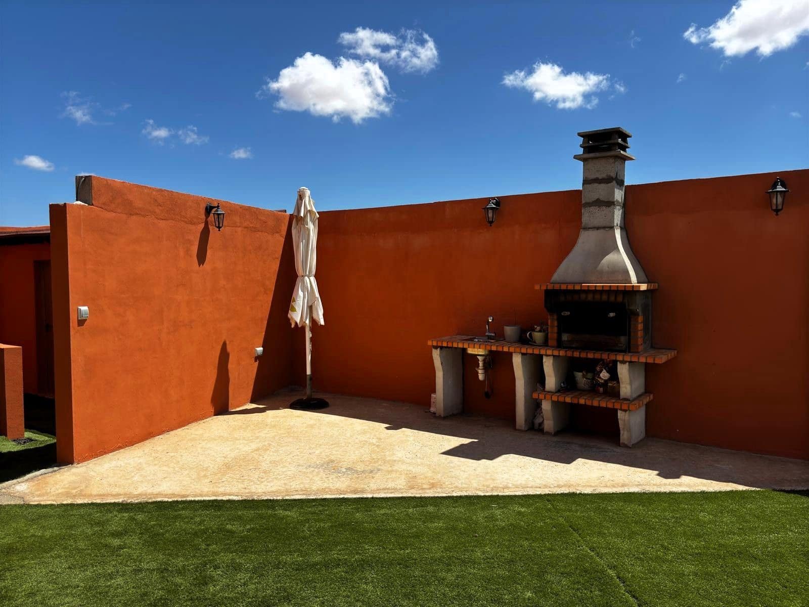 3 soveværelse Villa til salg i Antigua med swimmingpool garage - € 450.000 (Ref: 9176196)