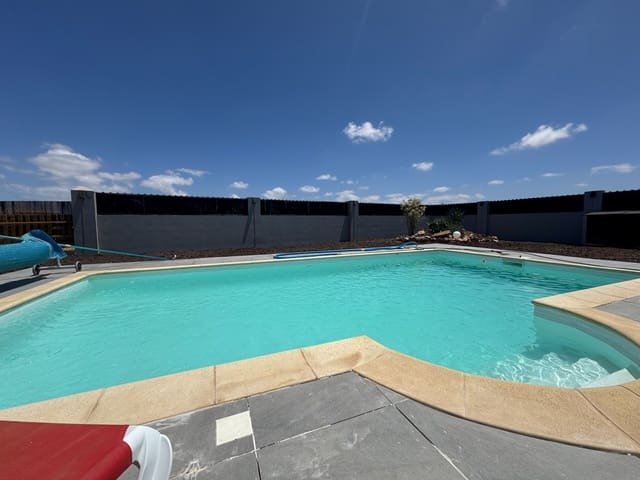 Chalet de 3 habitaciones en Antigua en venta con piscina garaje - 499.000 € (Ref: 9284084)