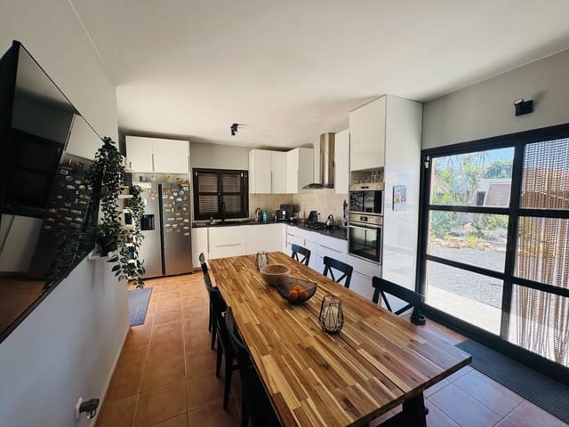 Chalet de 3 habitaciones en Antigua en venta con piscina garaje - 499.000 € (Ref: 9284084)