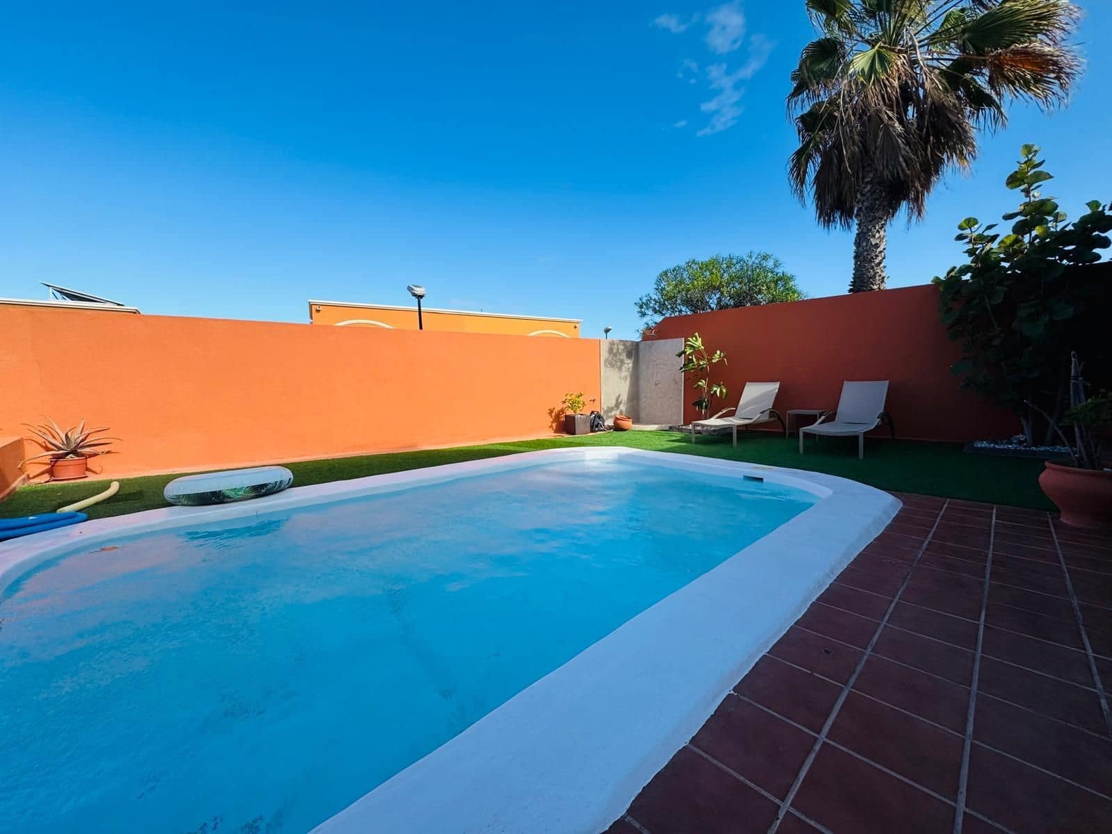 3 quarto Moradia para venda em Puerto del Rosario com piscina - 330 000 € (Ref: 9284086)