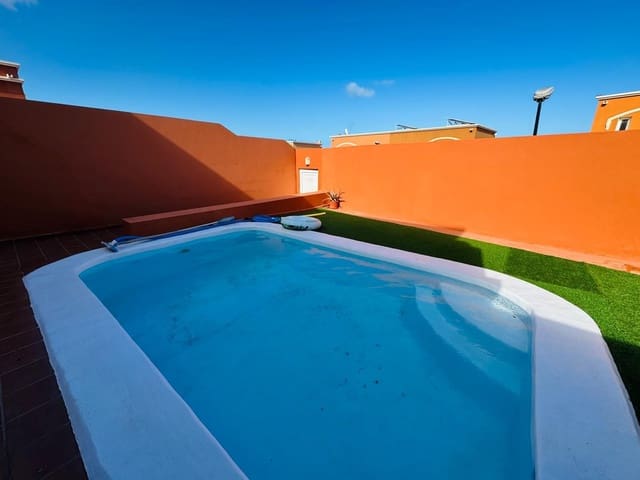 3 sovrum Villa till salu i Puerto del Rosario med pool - 330 000 € (Ref: 9284086)