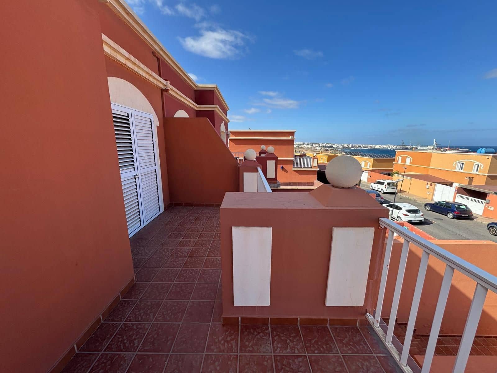 3 quarto Moradia para venda em Puerto del Rosario com piscina - 330 000 € (Ref: 9284086)