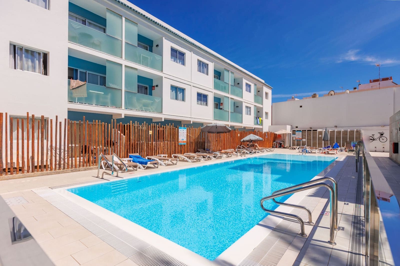 2 sypialnia Apartament na sprzedaż w Corralejo z basenem - 215 000 € (Ref: 9340720)