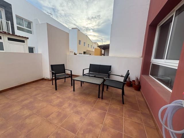 2 bedroom Townhouse for sale in Gran Tarajal, Tuineje - € 215,000 (Ref: 9413640)