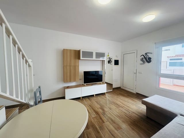 2 bedroom Townhouse for sale in Gran Tarajal, Tuineje - € 215,000 (Ref: 9413640)