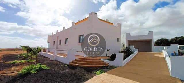 5 chambre Villa/Maison à vendre à Antigua avec garage - 590 000 € (Ref: 9413642)