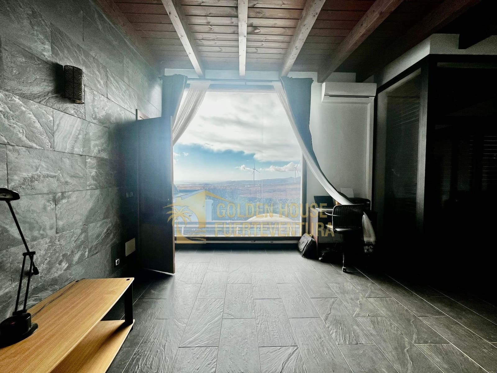 5 makuuhuone Huvila myytävänä paikassa Puerto del Rosario mukana uima-altaan 
autotalli - 710 000 € (Ref: 9413644)