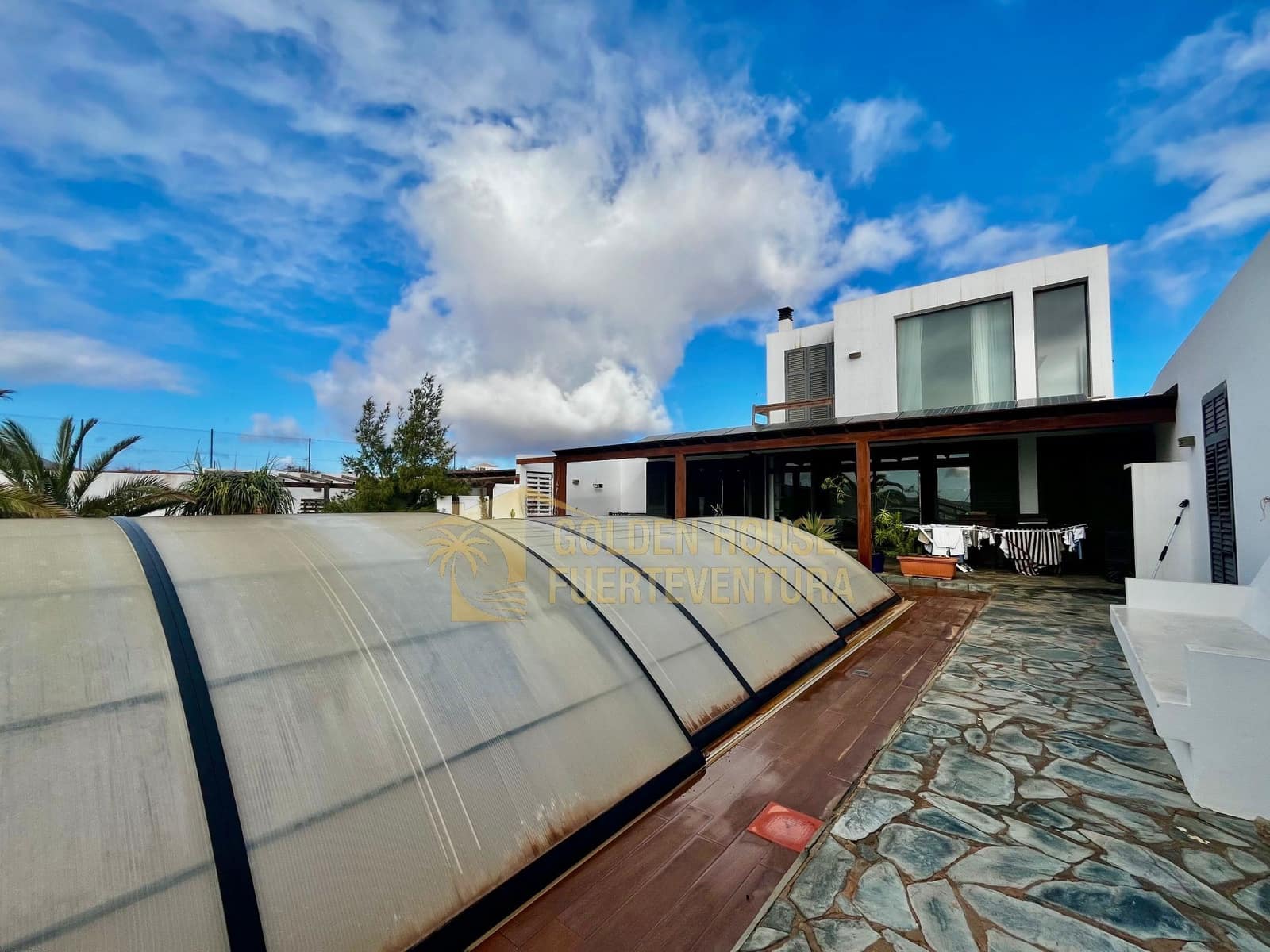 5 makuuhuone Huvila myytävänä paikassa Puerto del Rosario mukana uima-altaan 
autotalli - 710 000 € (Ref: 9413644)