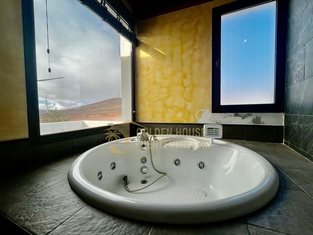 5 camera da letto Villa in vendita in Puerto del Rosario con piscina garage - 710.000 € (Rif: 9413644)