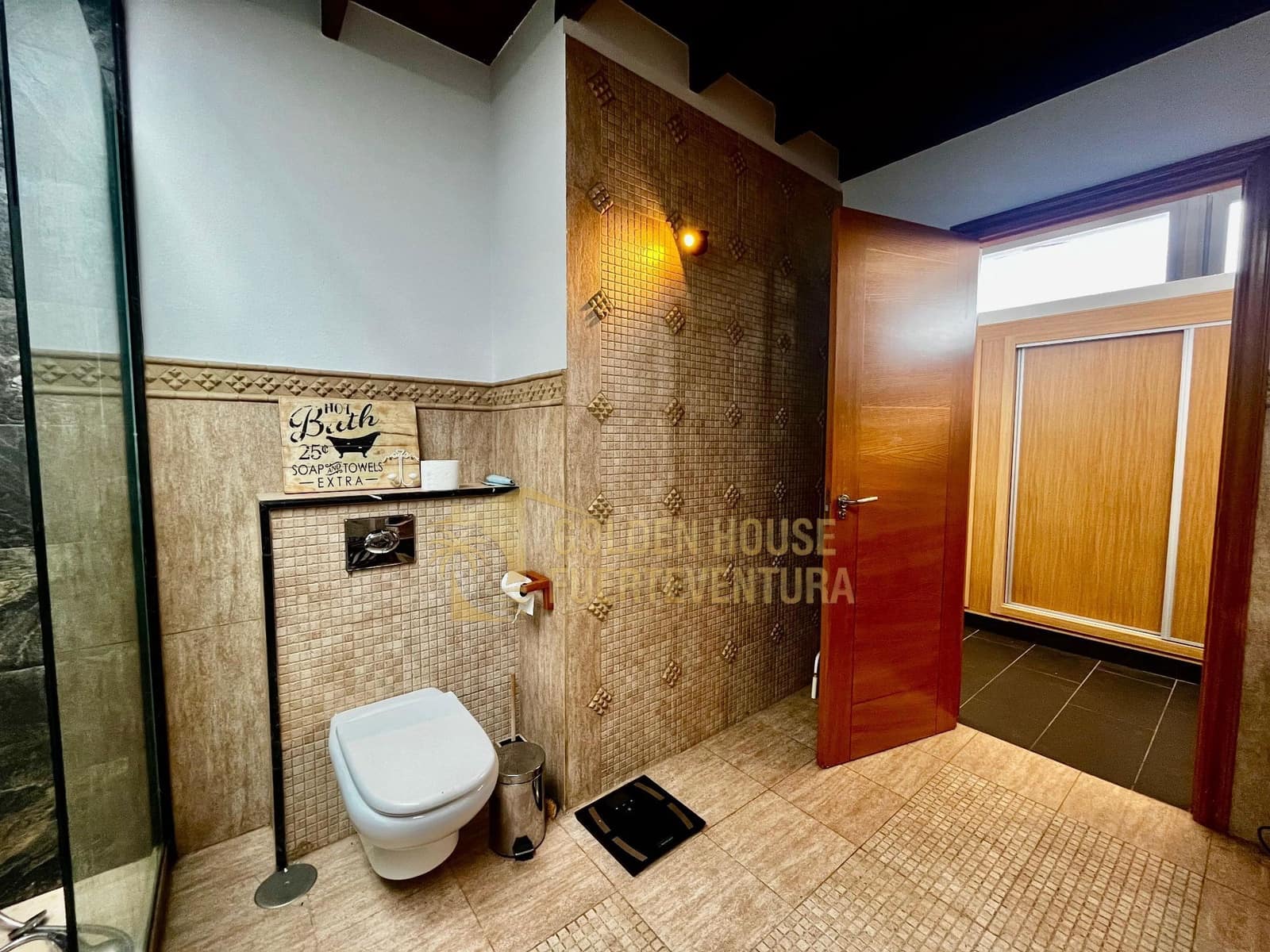 5 makuuhuone Huvila myytävänä paikassa Puerto del Rosario mukana uima-altaan 
autotalli - 710 000 € (Ref: 9413644)