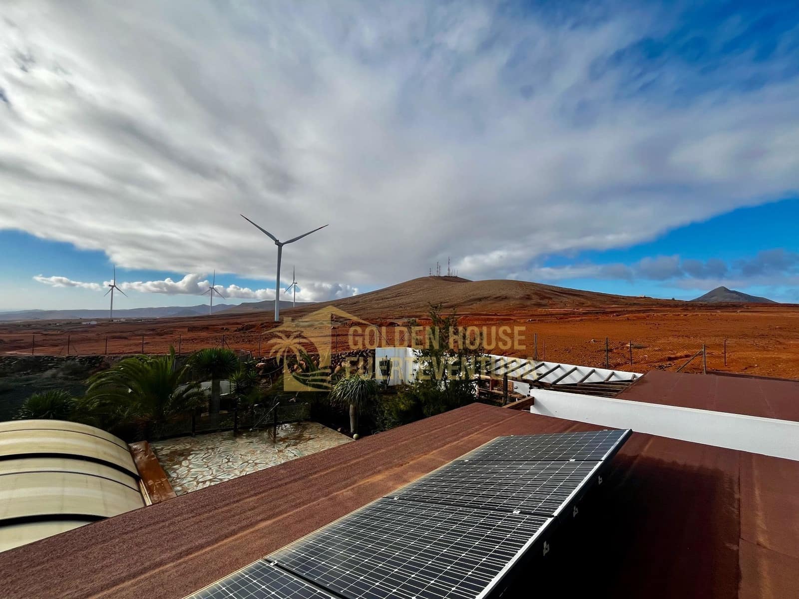 5 makuuhuone Huvila myytävänä paikassa Puerto del Rosario mukana uima-altaan 
autotalli - 710 000 € (Ref: 9413644)