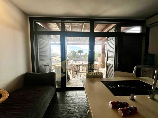 5 makuuhuone Huvila myytävänä paikassa Puerto del Rosario mukana uima-altaan 
autotalli - 710 000 € (Ref: 9413644)