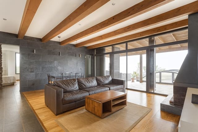 5 soveværelse Villa til salg i Puerto del Rosario med swimmingpool garage - € 710.000 (Ref: 9413644)