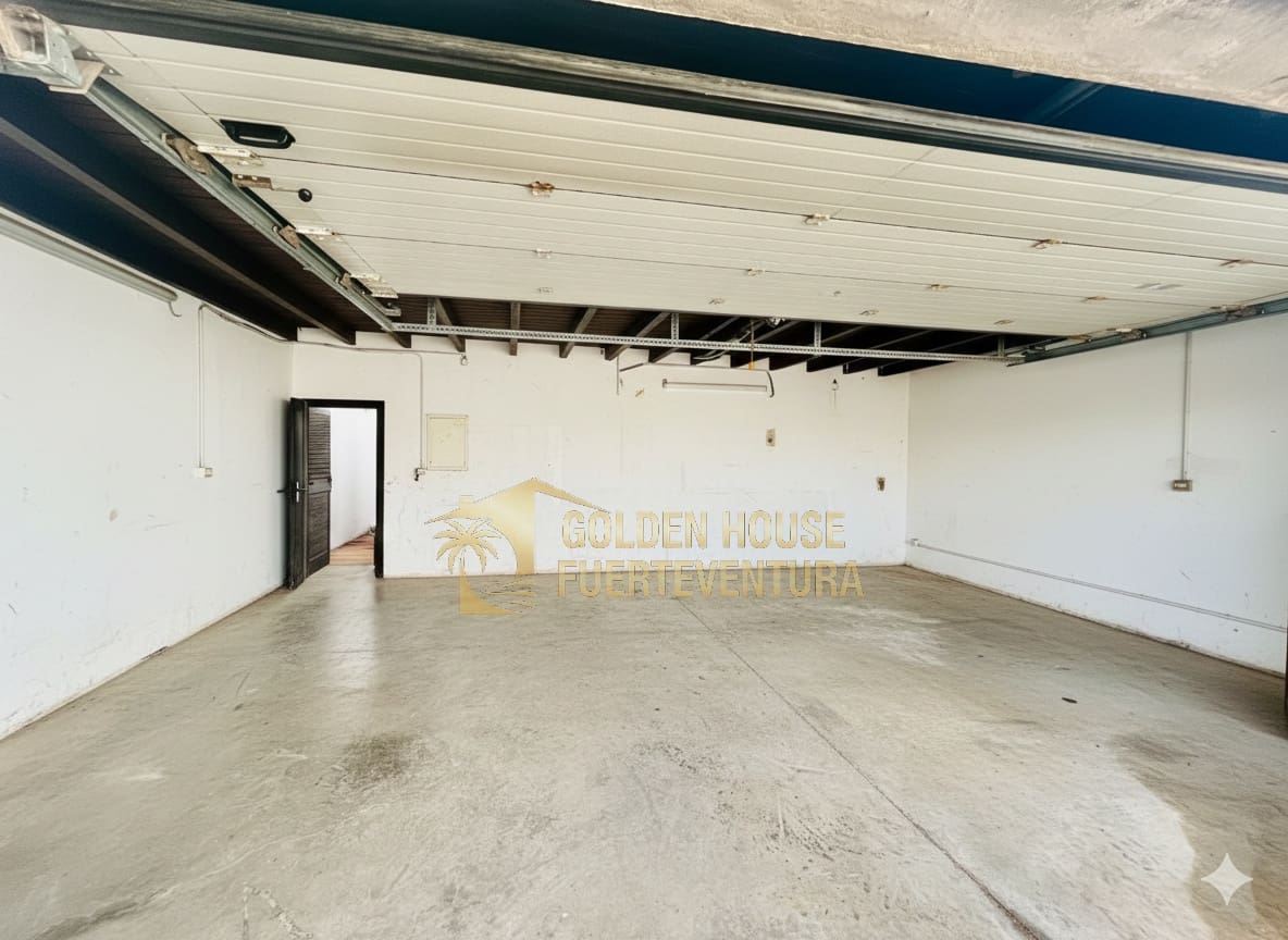 5 chambre Villa/Maison à vendre à Puerto del Rosario avec piscine garage - 710 000 € (Ref: 9413644)