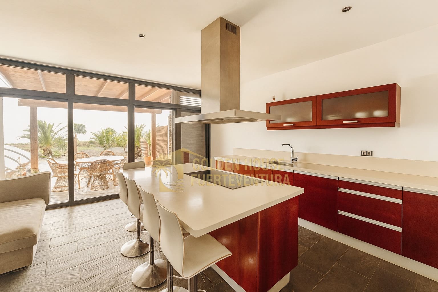 5 chambre Villa/Maison à vendre à Puerto del Rosario avec piscine garage - 710 000 € (Ref: 9413644)