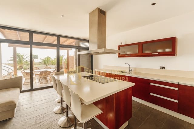 5 camera da letto Villa in vendita in Puerto del Rosario con piscina garage - 710.000 € (Rif: 9413644)