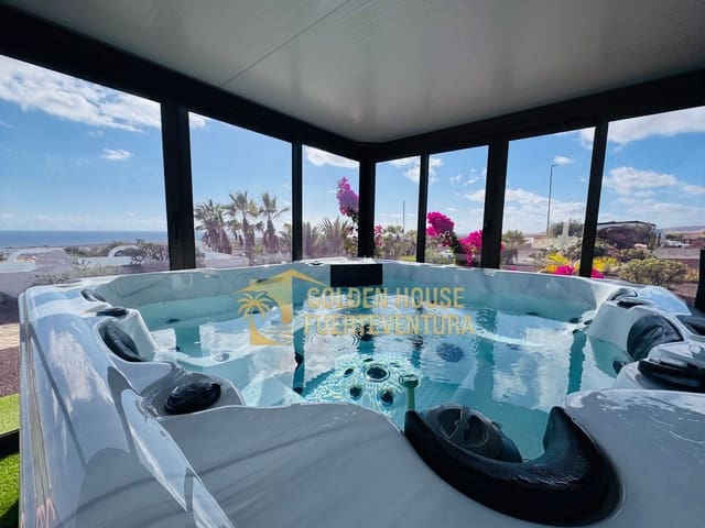 2 soveværelse Villa til salg i Parque Holandés, La Oliva med swimmingpool - € 550.000 (Ref: 9413645)