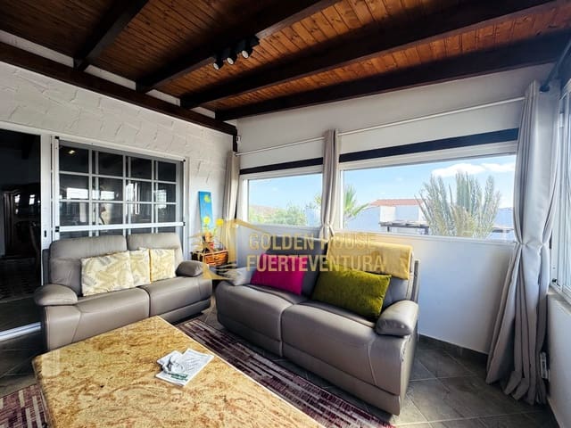 2 soveværelse Villa til salg i Parque Holandés, La Oliva med swimmingpool - € 550.000 (Ref: 9413645)