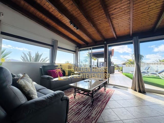 2 soveværelse Villa til salg i Parque Holandés, La Oliva med swimmingpool - € 550.000 (Ref: 9413645)