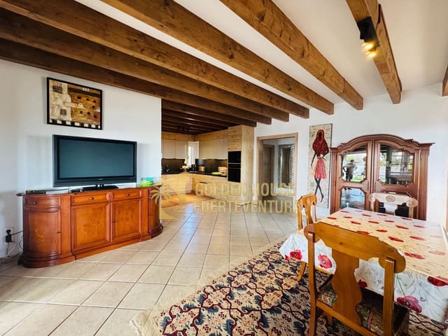 2 soveværelse Villa til salg i Parque Holandés, La Oliva med swimmingpool - € 550.000 (Ref: 9413645)