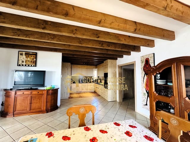 2 soveværelse Villa til salg i Parque Holandés, La Oliva med swimmingpool - € 550.000 (Ref: 9413645)