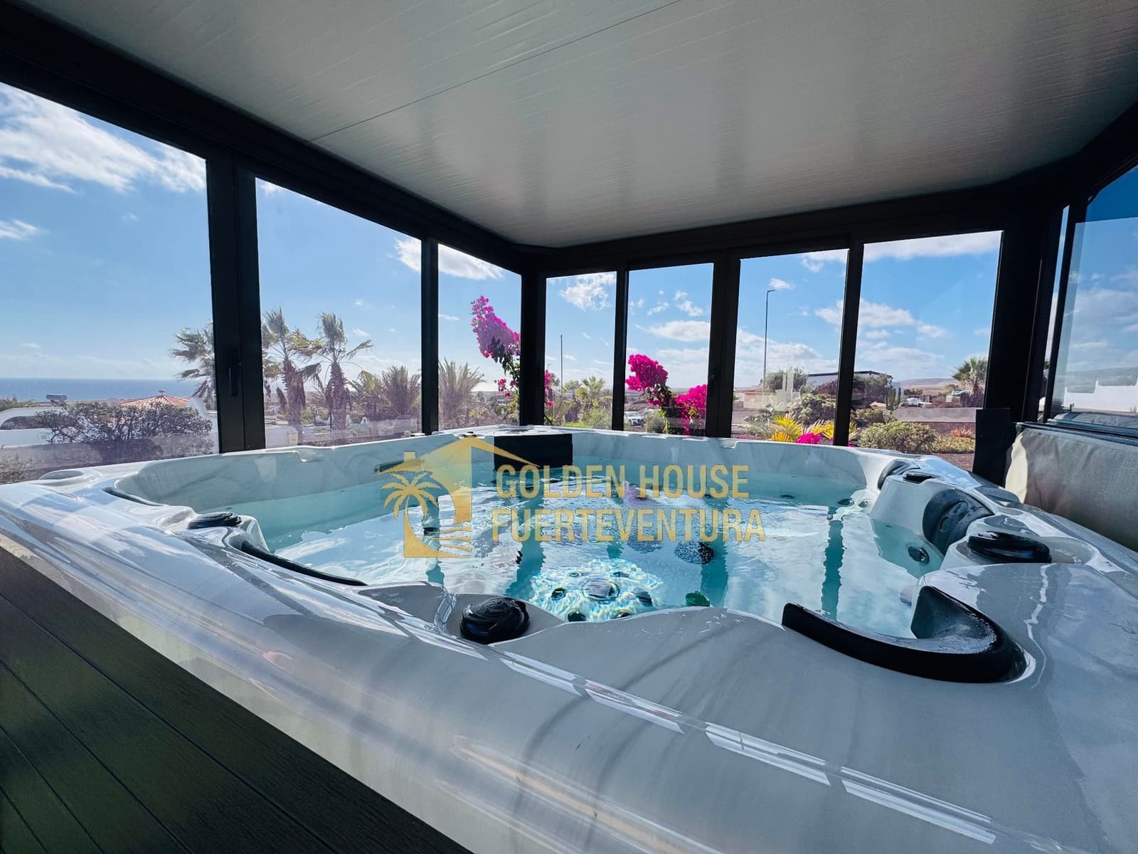 2 soveværelse Villa til salg i Parque Holandes med swimmingpool - € 550.000 (Ref: 9413645)