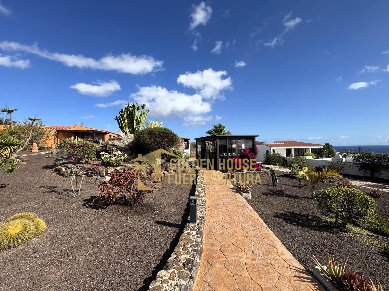 2 soveværelse Villa til salg i Parque Holandes med swimmingpool - € 550.000 (Ref: 9413645)