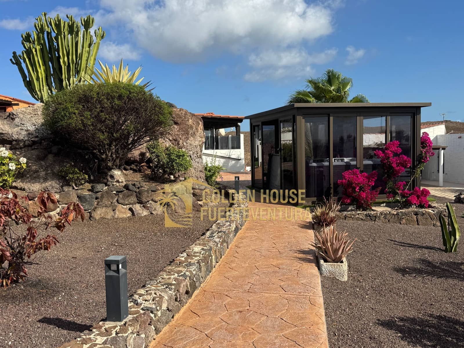 2 soveværelse Villa til salg i Parque Holandes med swimmingpool - € 550.000 (Ref: 9413645)