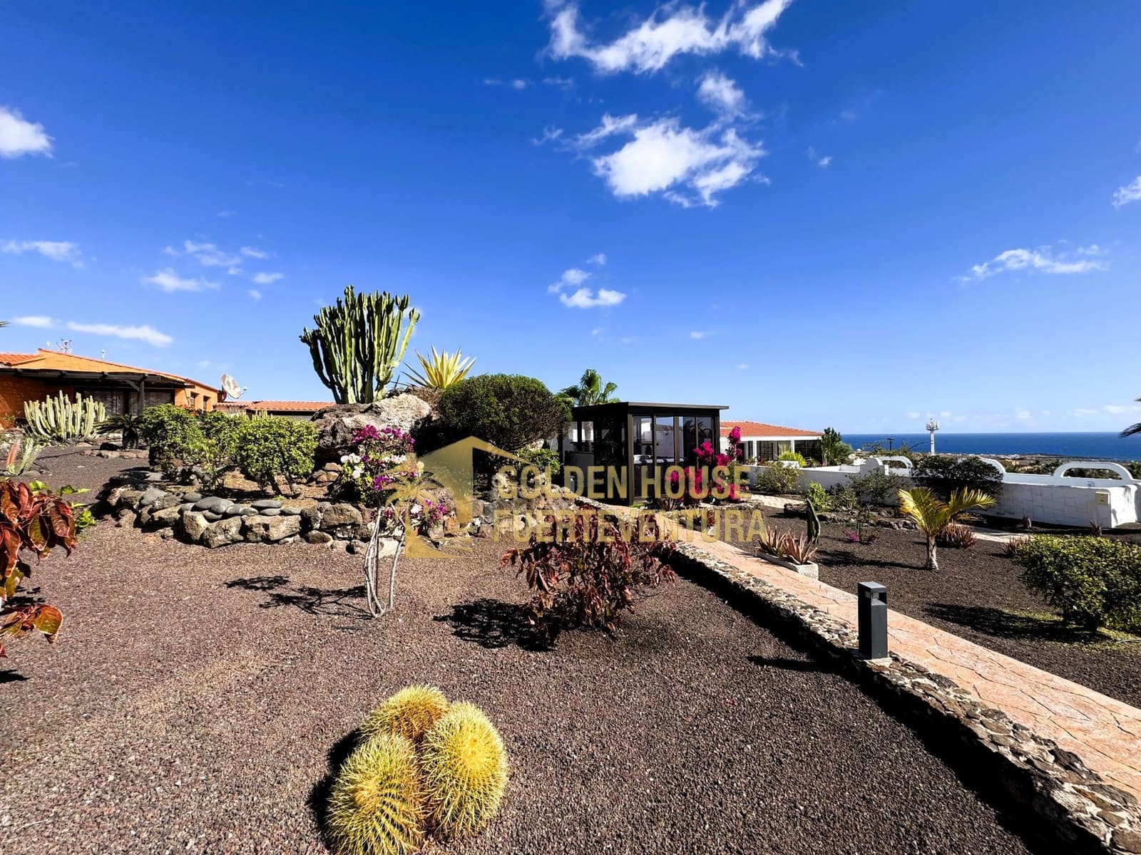 2 soveværelse Villa til salg i Parque Holandes med swimmingpool - € 550.000 (Ref: 9413645)