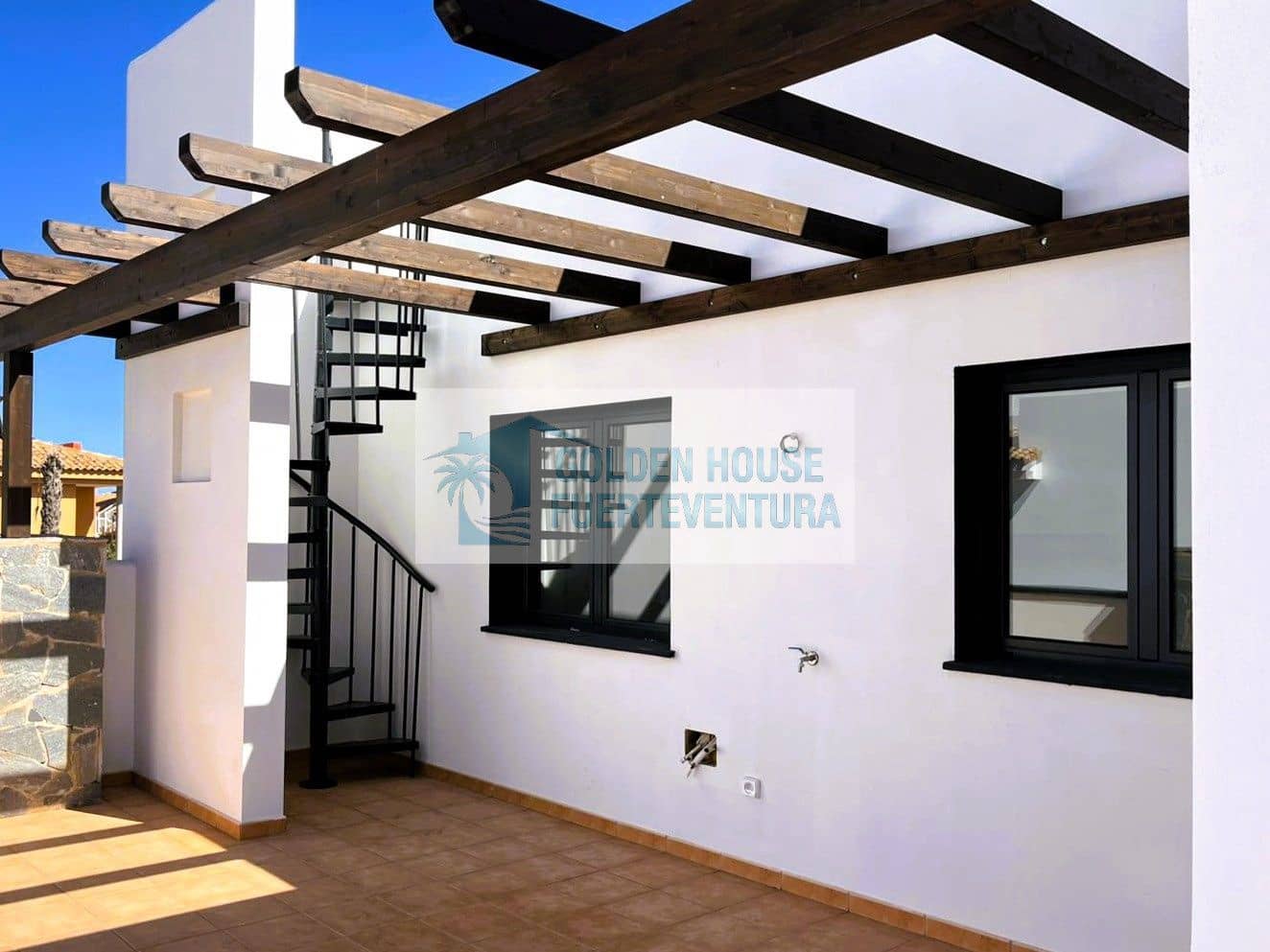 2 chambre Appartement à vendre à Corralejo avec piscine garage - 245 000 € (Ref: 9433084)