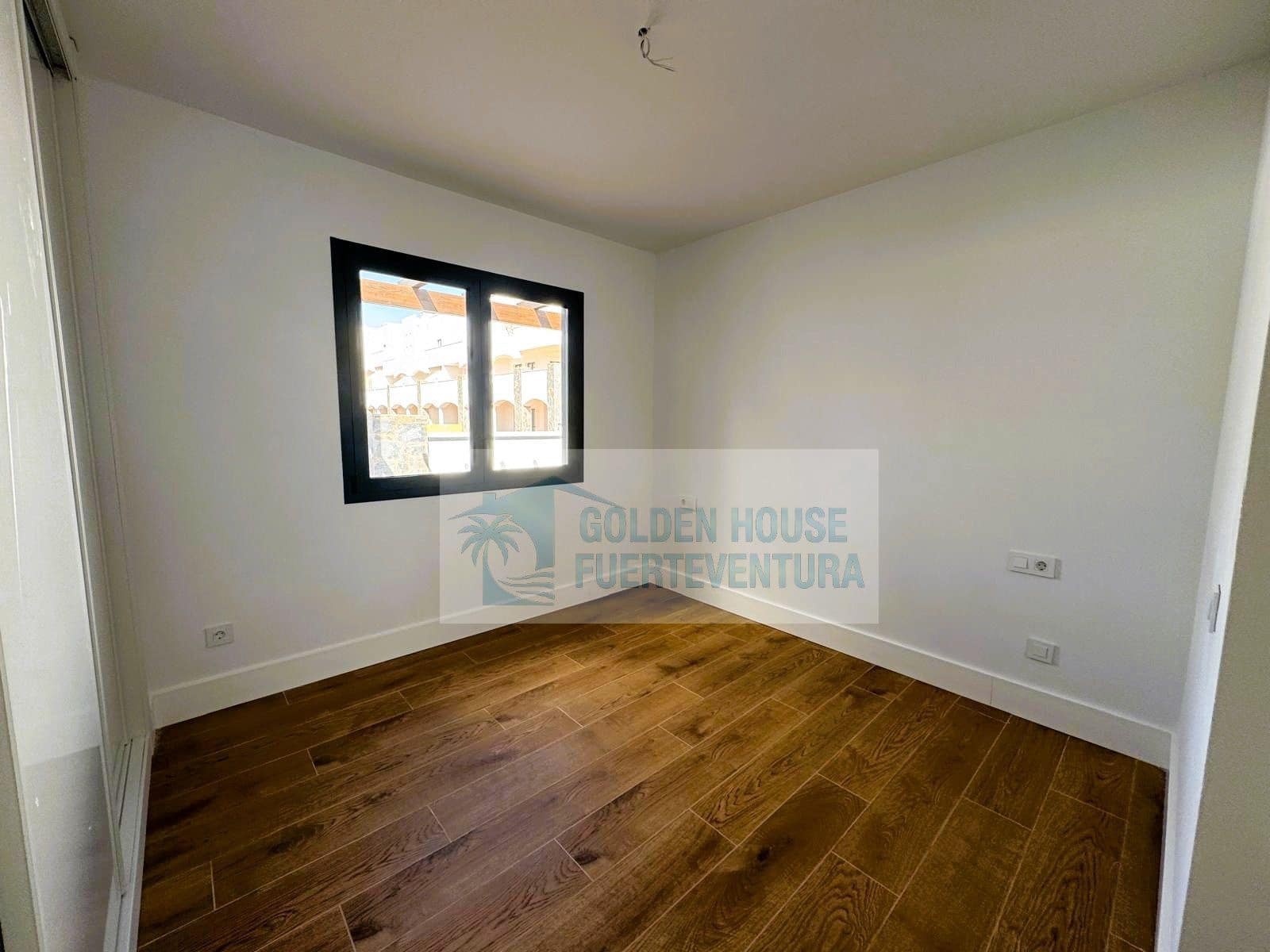 2 chambre Appartement à vendre à Corralejo avec piscine garage - 245 000 € (Ref: 9433084)