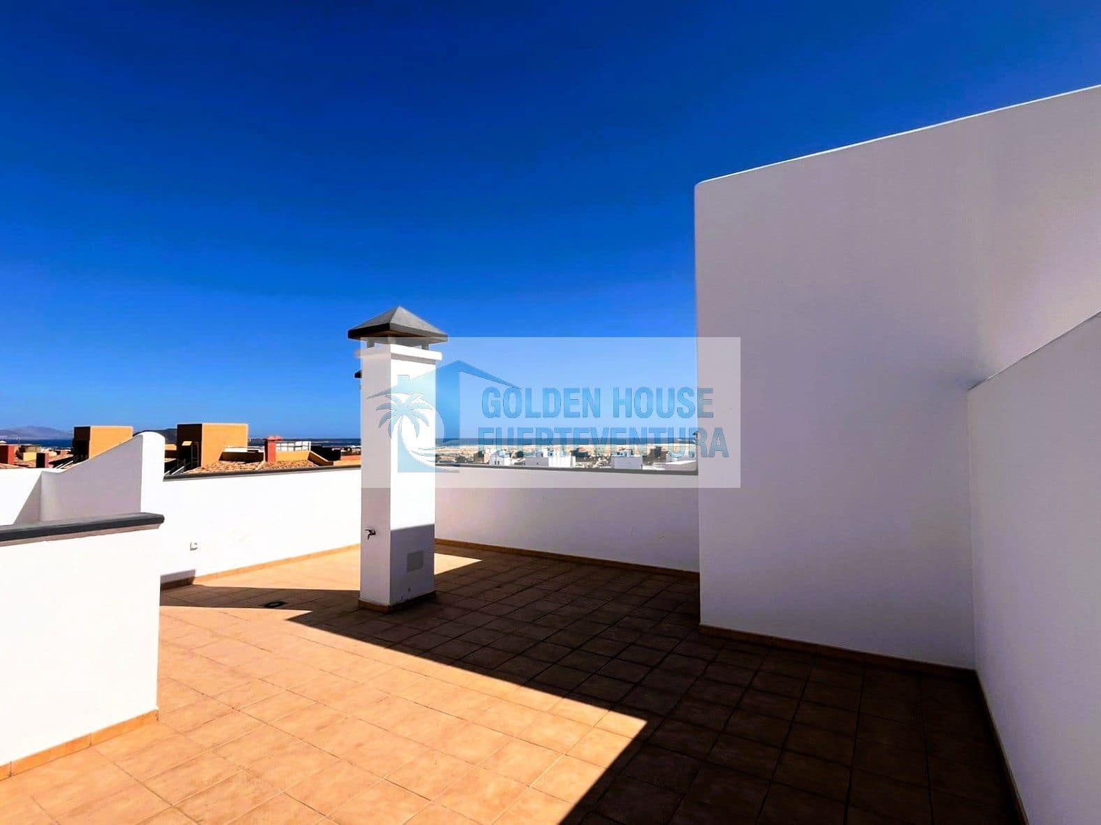 2 chambre Appartement à vendre à Corralejo avec piscine garage - 245 000 € (Ref: 9433084)