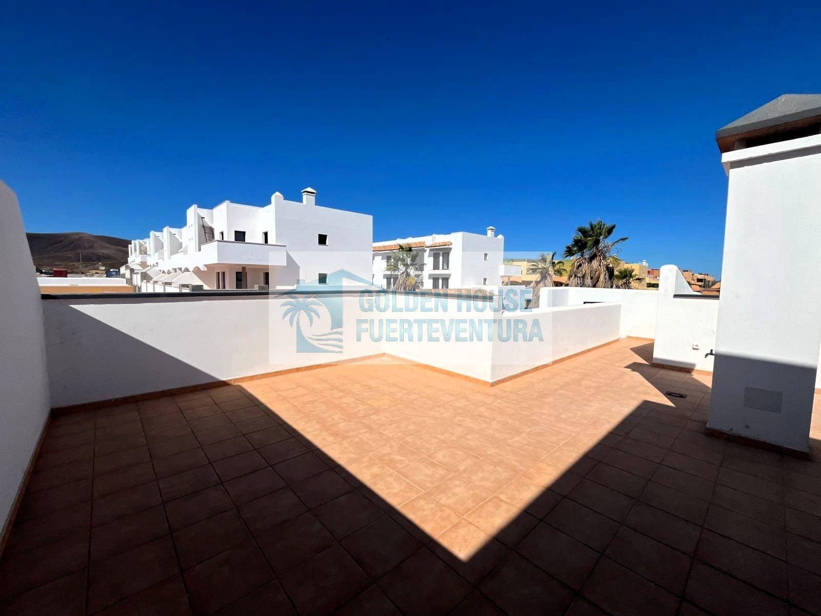 2 chambre Appartement à vendre à Corralejo avec piscine garage - 245 000 € (Ref: 9433084)
