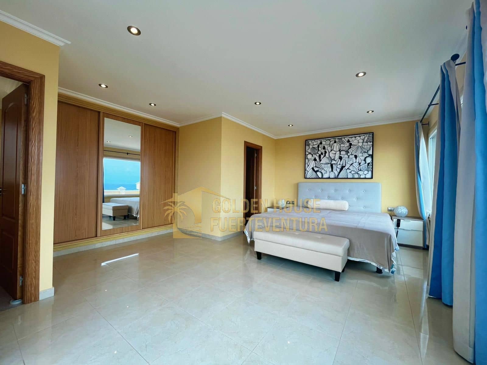 5 makuuhuone Huvila myytävänä paikassa Caleta de Fuste mukana uima-altaan 
autotalli - 1 300 000 € (Ref: 9436741)