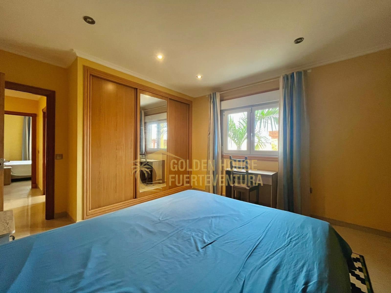 5 makuuhuone Huvila myytävänä paikassa Caleta de Fuste mukana uima-altaan 
autotalli - 1 300 000 € (Ref: 9436741)