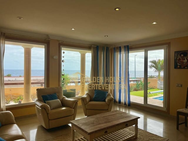 5 makuuhuone Huvila myytävänä paikassa Caleta de Fuste, Antigua mukana uima-altaan 
autotalli - 1 300 000 € (Ref: 9436741)