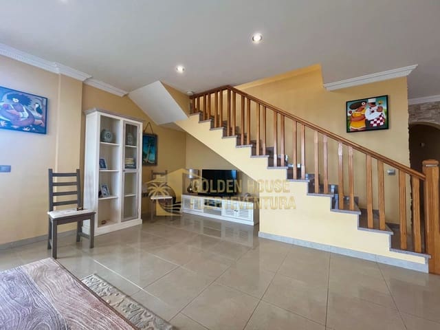 5 makuuhuone Huvila myytävänä paikassa Caleta de Fuste, Antigua mukana uima-altaan 
autotalli - 1 300 000 € (Ref: 9436741)