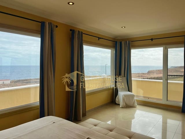 5 makuuhuone Huvila myytävänä paikassa Caleta de Fuste, Antigua mukana uima-altaan 
autotalli - 1 300 000 € (Ref: 9436741)