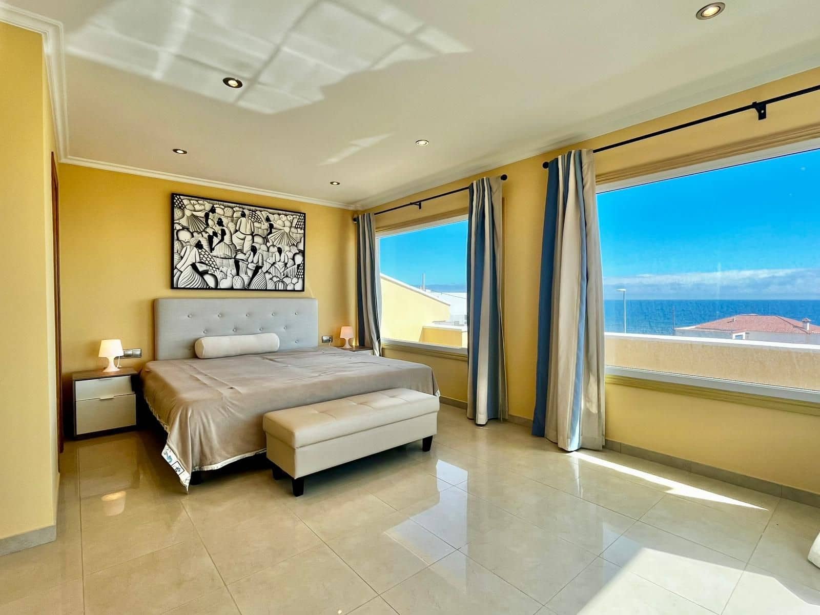 5 bedroom Villa for sale in Caleta de Fuste with pool garage - € 1,300,000 (Ref: 9436741)