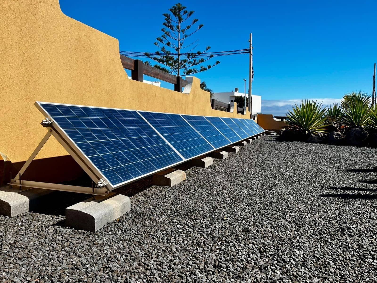 5 bedroom Villa for sale in Caleta de Fuste with pool garage - € 1,300,000 (Ref: 9436741)