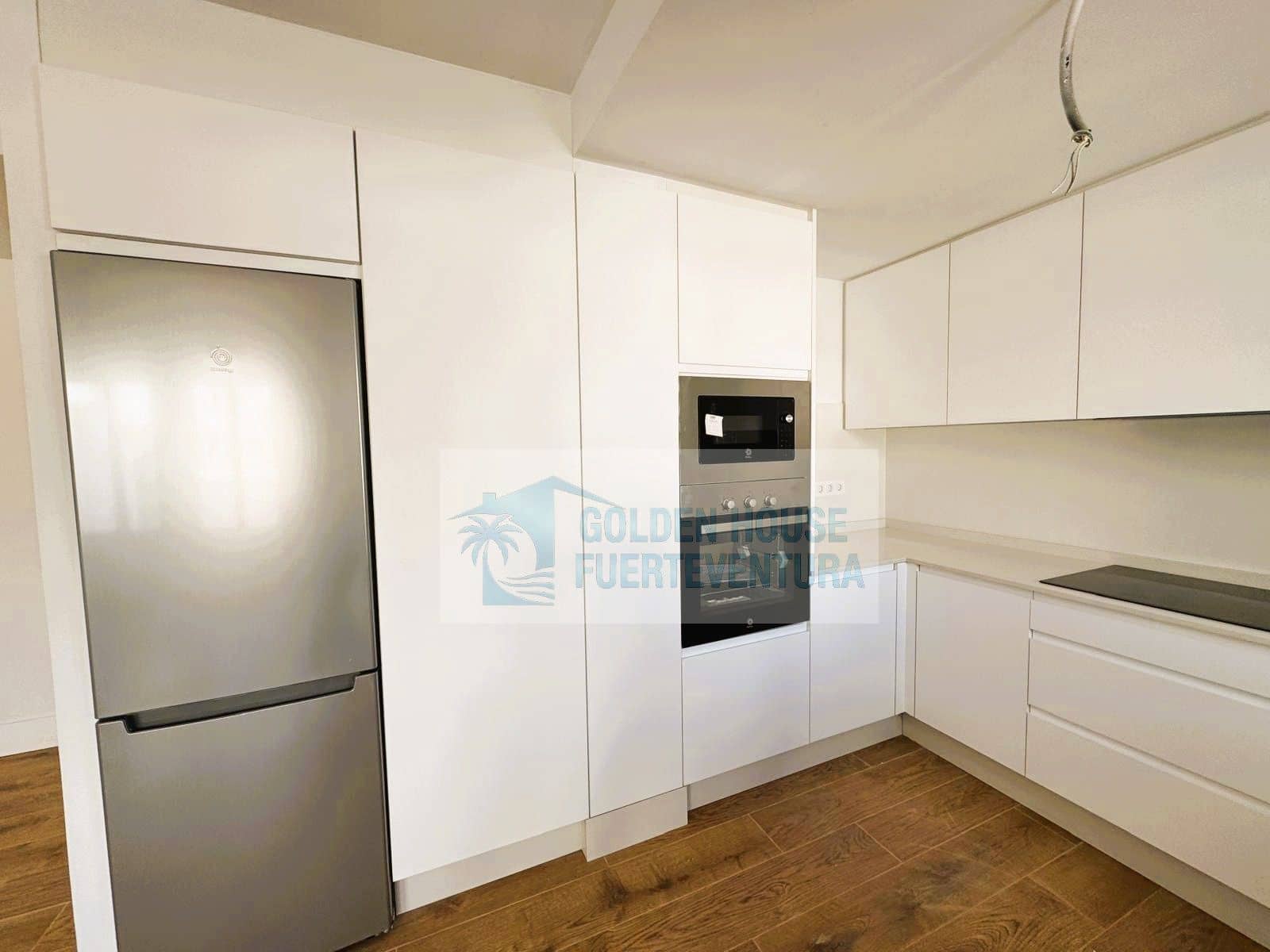 Piso de 2 habitaciones en Corralejo en venta con piscina garaje - 245.000 € (Ref: 9468146)